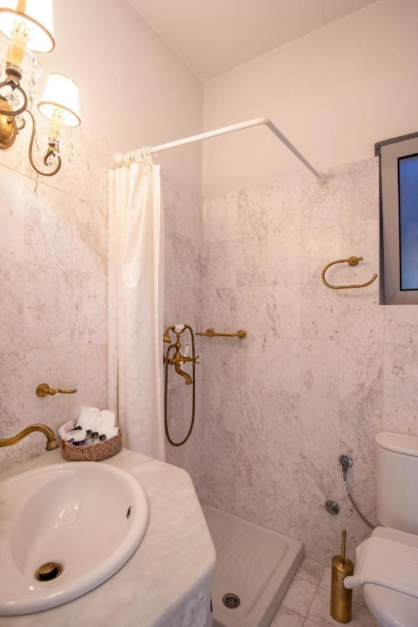 In Marble Hotell Volos Exteriör bild