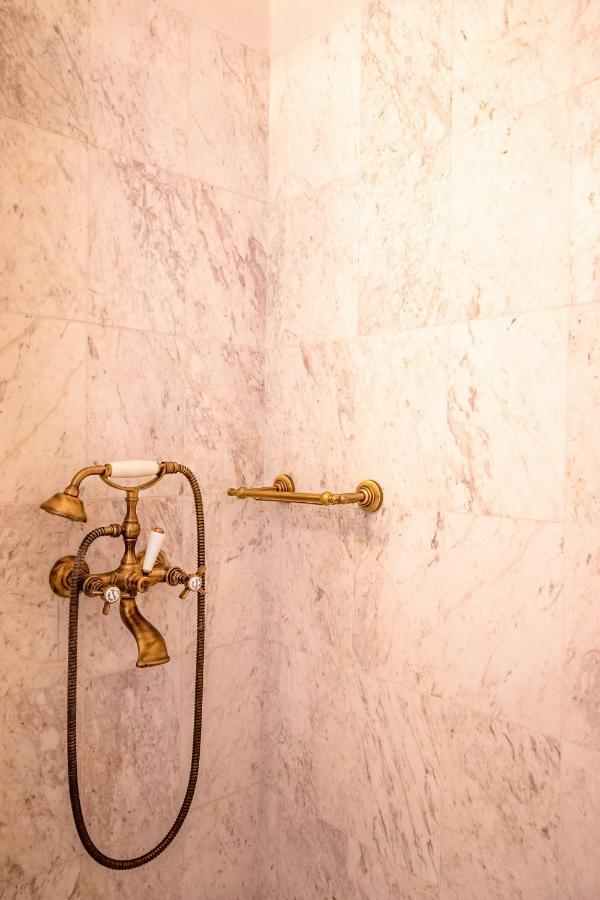 In Marble Hotell Volos Exteriör bild